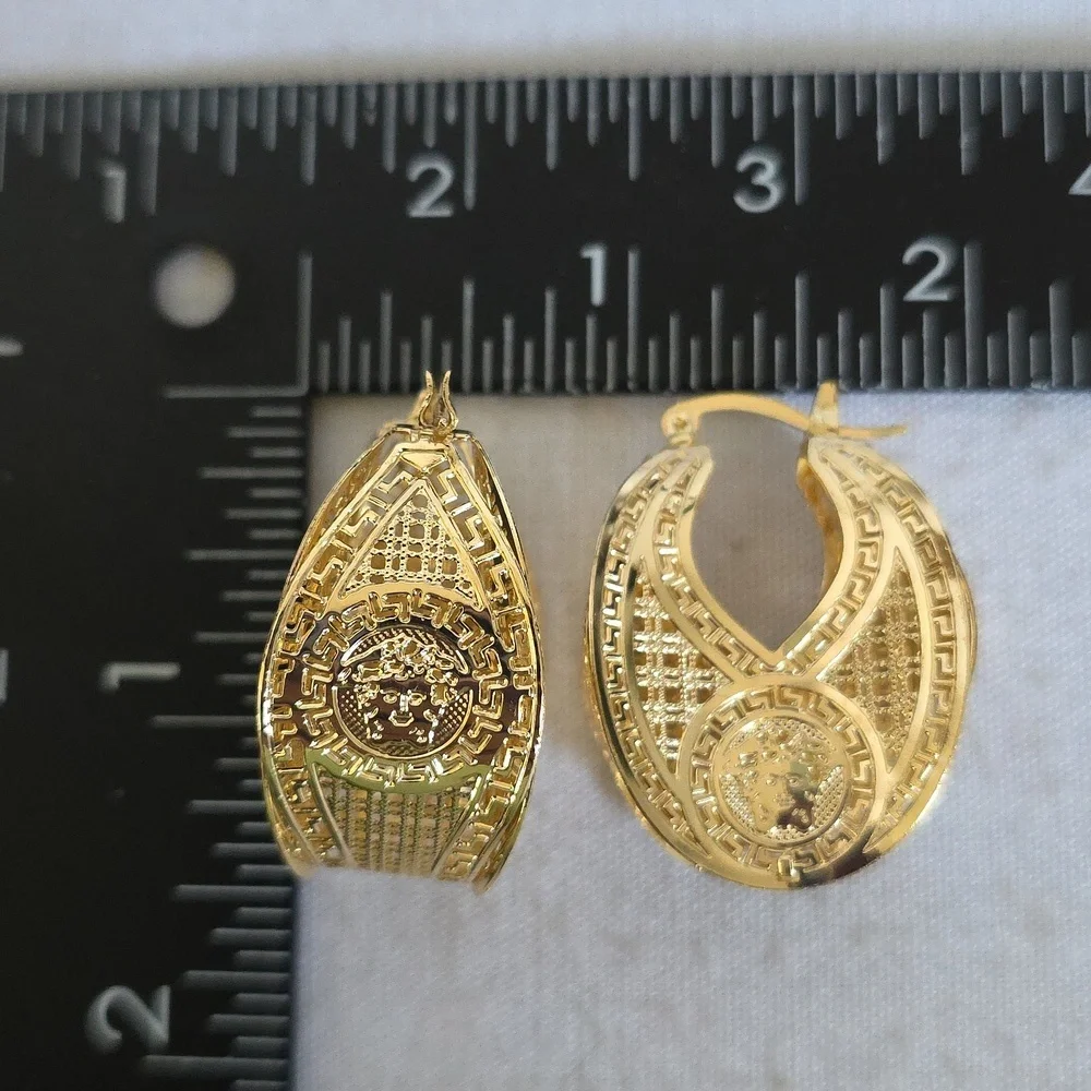 N/A elegant gold